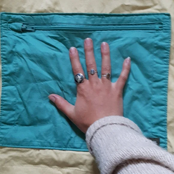 Colour block pullover - Picture 2 of 3